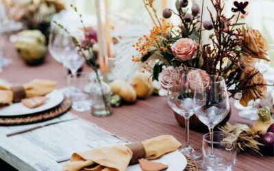 How to Decorate a Wedding Table