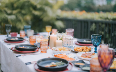How to Mix and Match Dinnerware for an Event