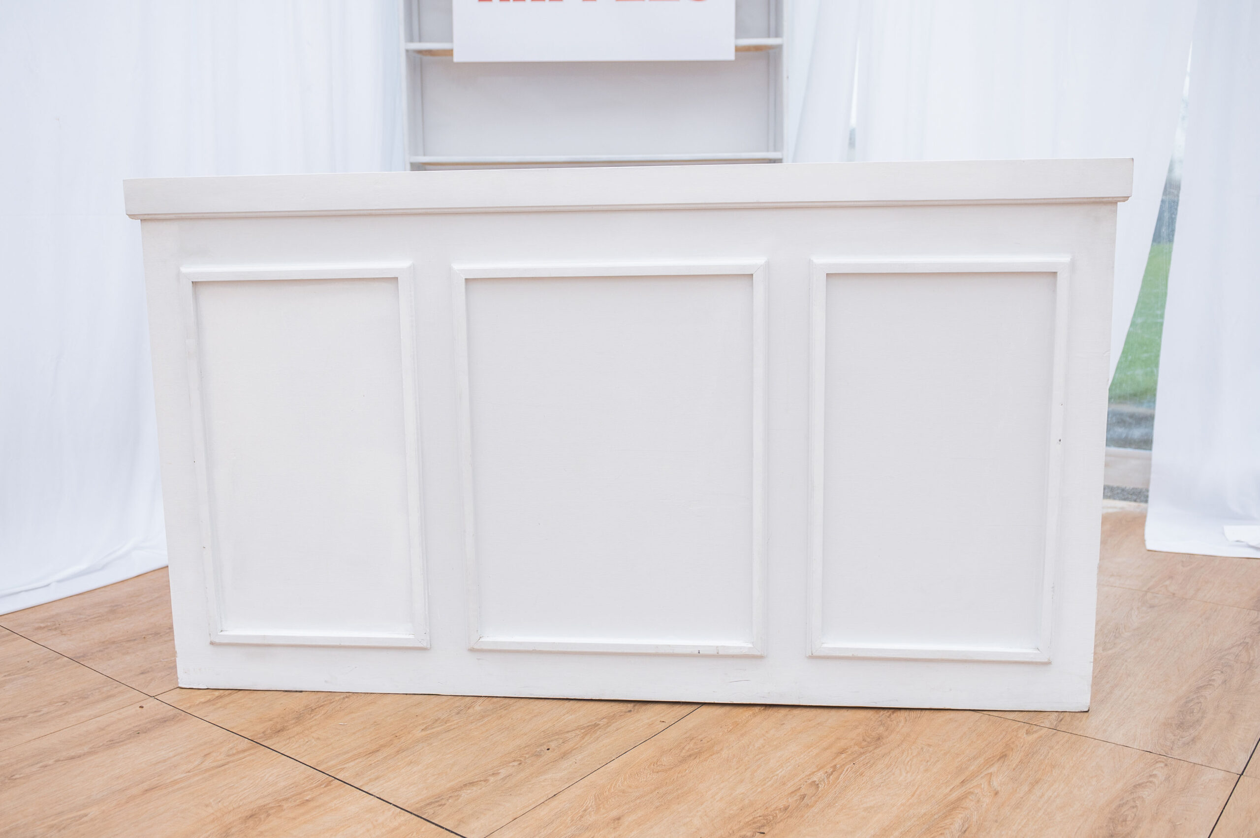 White Wood Bar